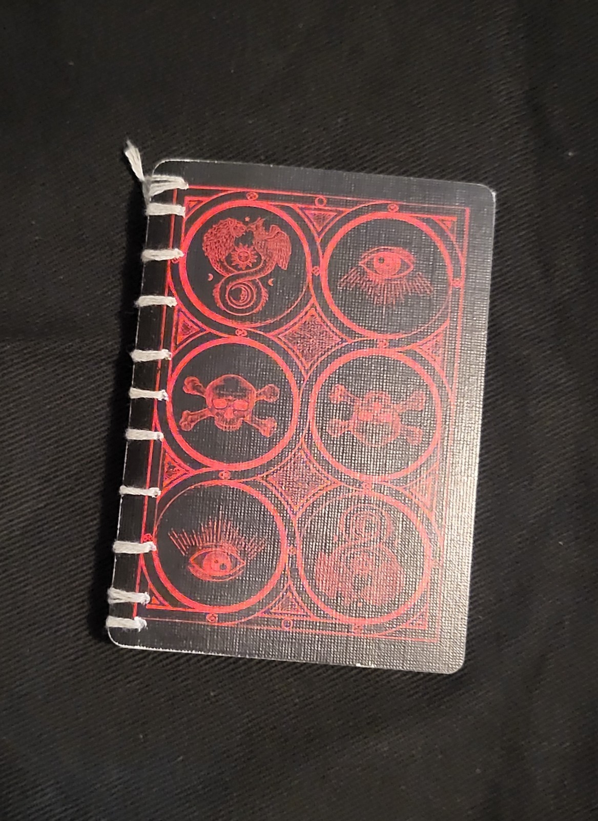 [DISCOUNT] Playing card sketchbook/notebook – Bicycle Hidden cards – 50 pages