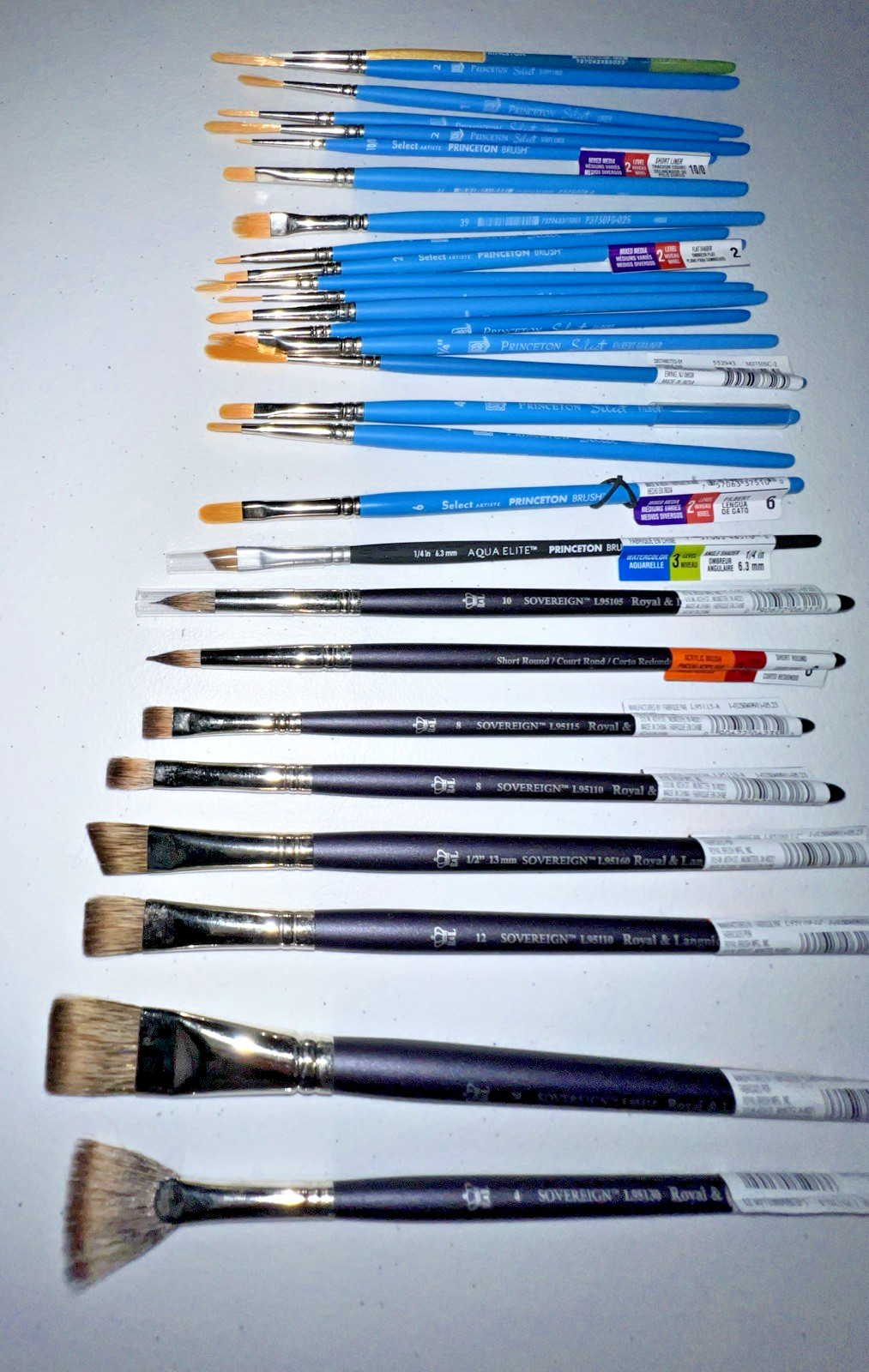 Artists Acrylic Mixed Media Paint Brushes Short Handle Brush – Lot of 28