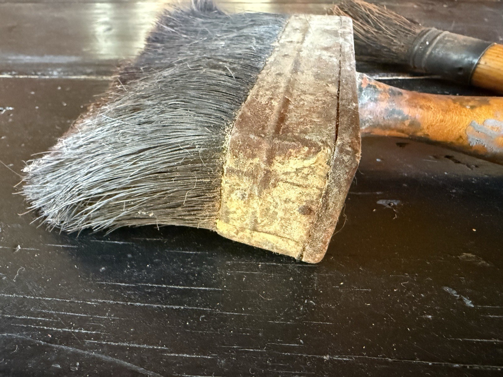 2 Vintage Antique Paint Brushes Wood Handle Horse Hair Art Round Rectangle