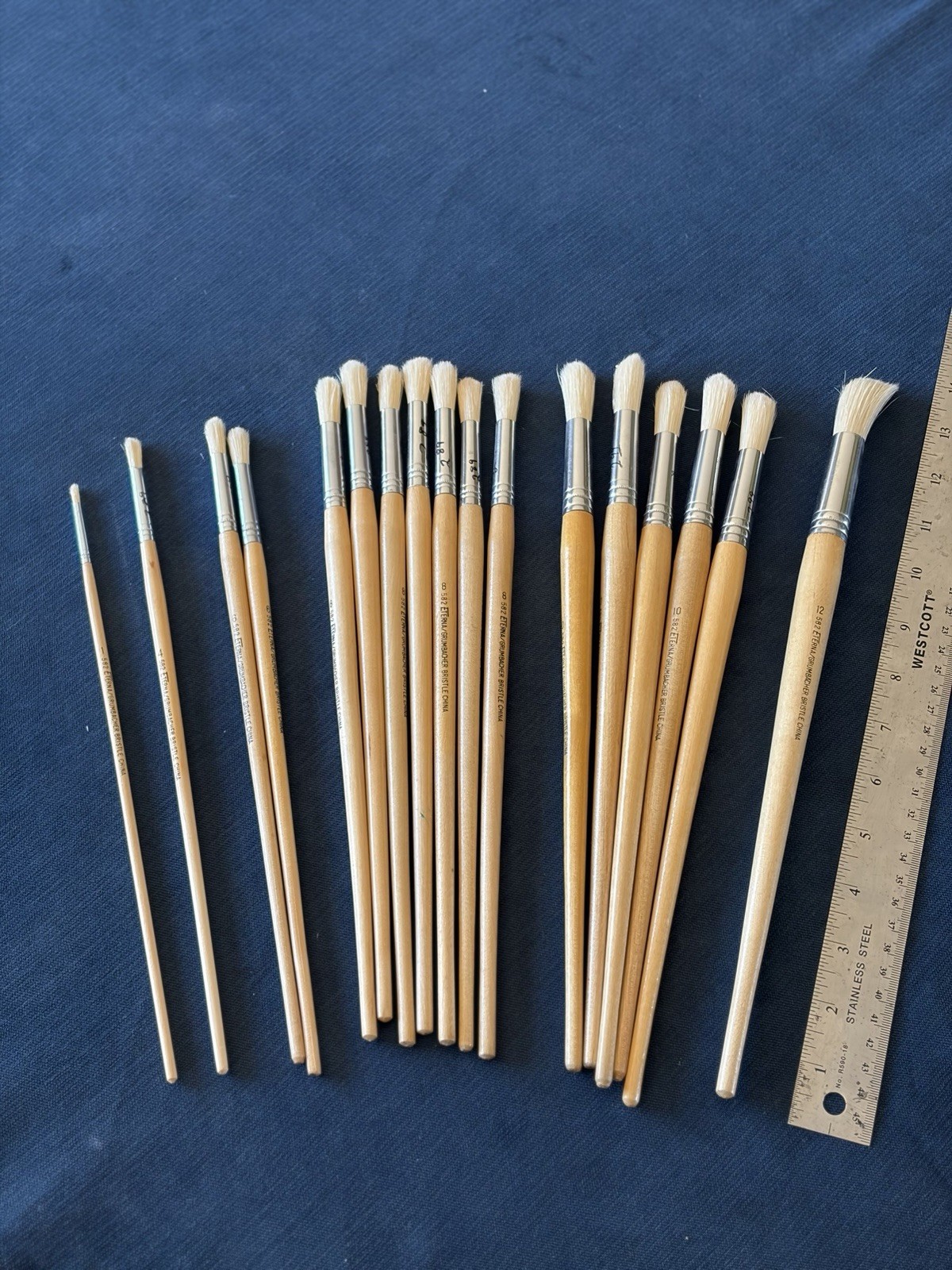 Vintage Grumbacher Eterna Bristle Brushes Long Wood Hndle 582 Size 1,4,6,8,10,12
