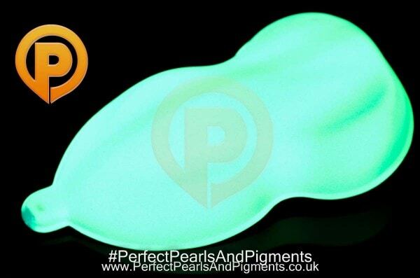 GLOW IN THE DARK PIGMENT – GREEN TO GREEN GLOW
