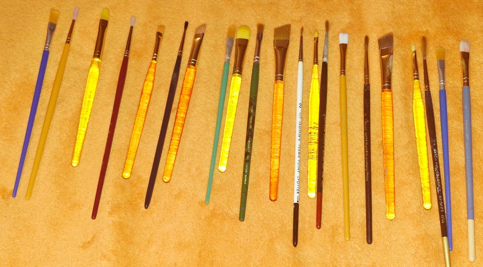 Lot of 21 short handle acylic watercolor artist brushes LOOK great buy