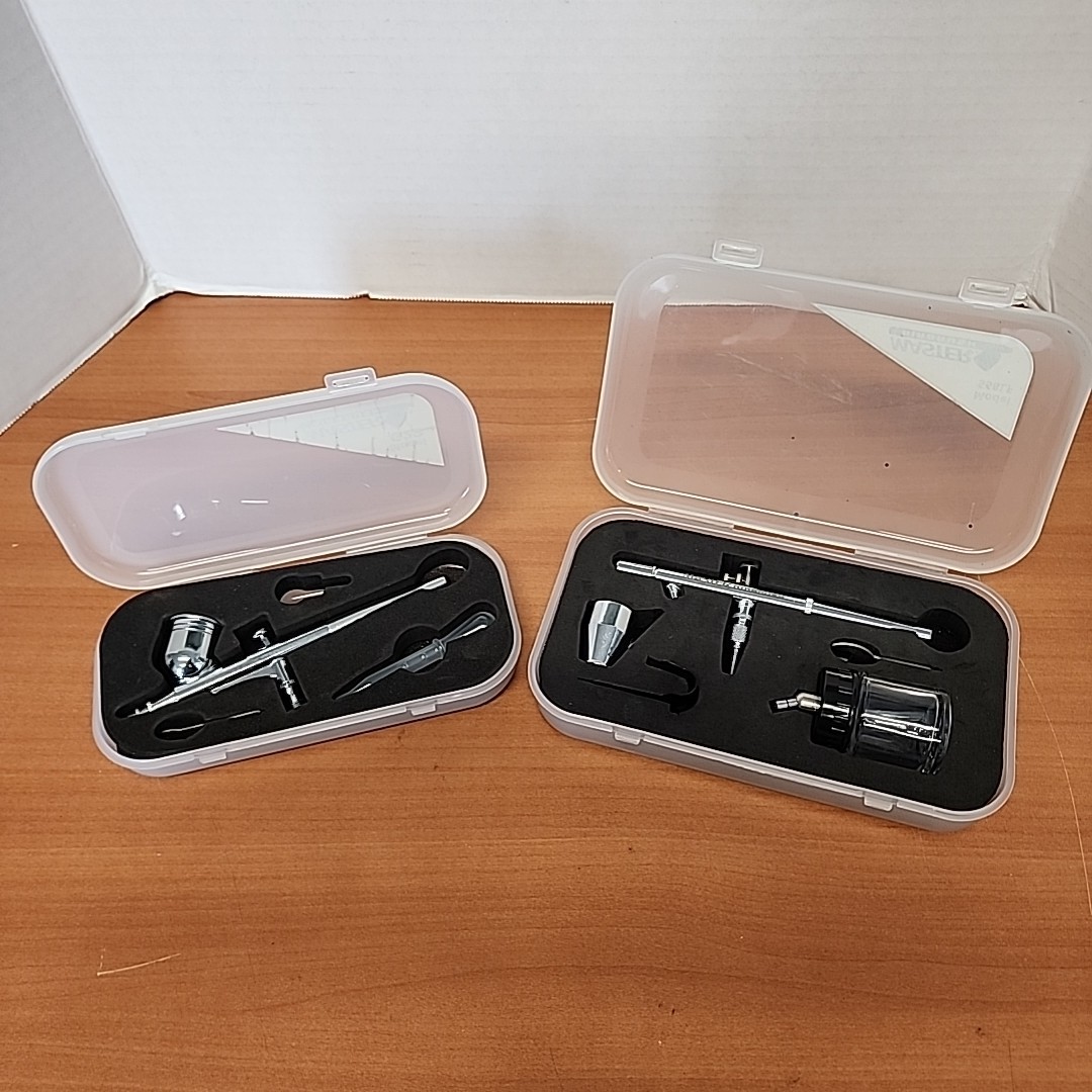 Master Airbrush Model S68LF Dual Action Gravity Feed Airbrush Set and g22 set