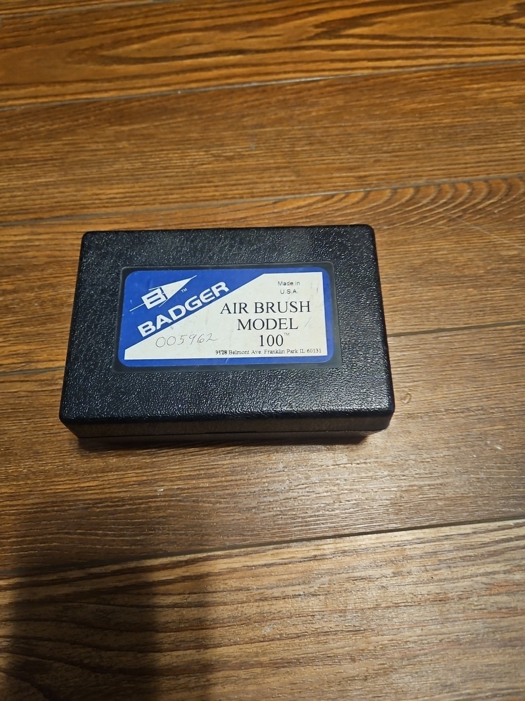 Badger Air-Brush Co. 100-SGF Gravity Feed Airbrush