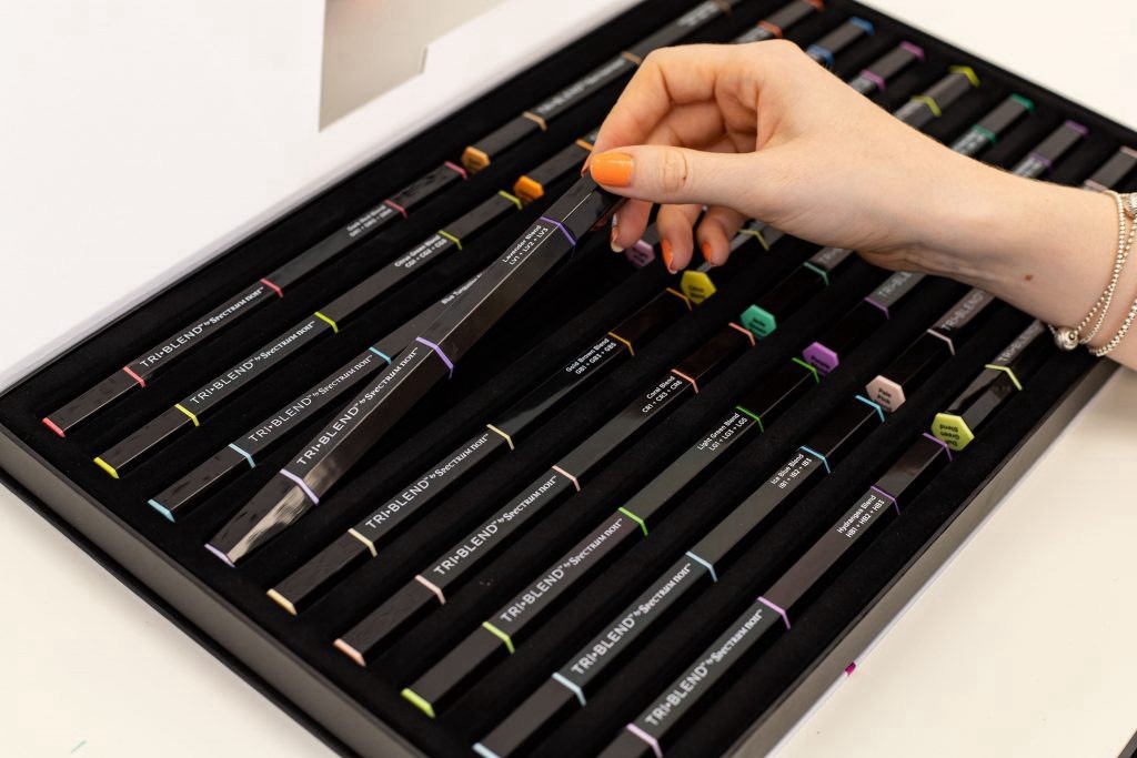 Crafter’s Companion Colour Creations Kit Spectrum Noir 54 Colors Open Box